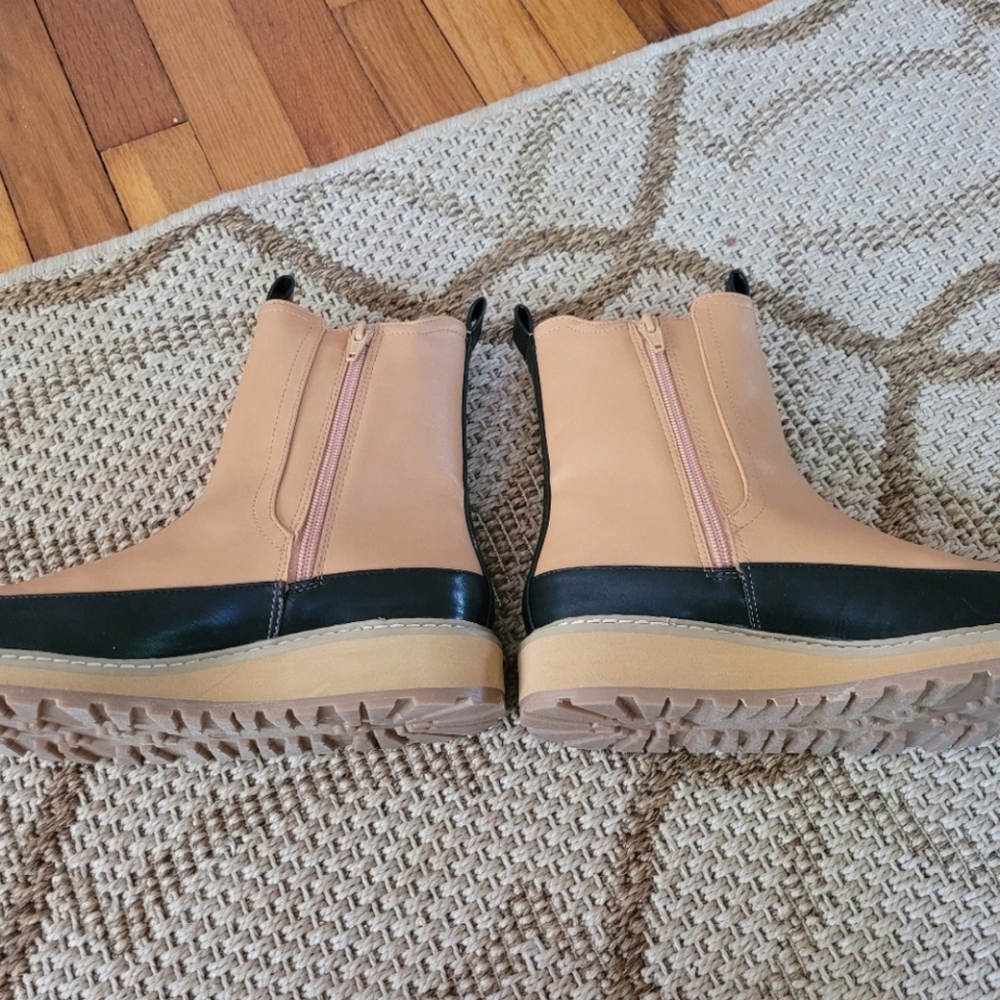 Universal Thread Cambria Chelsea Boots